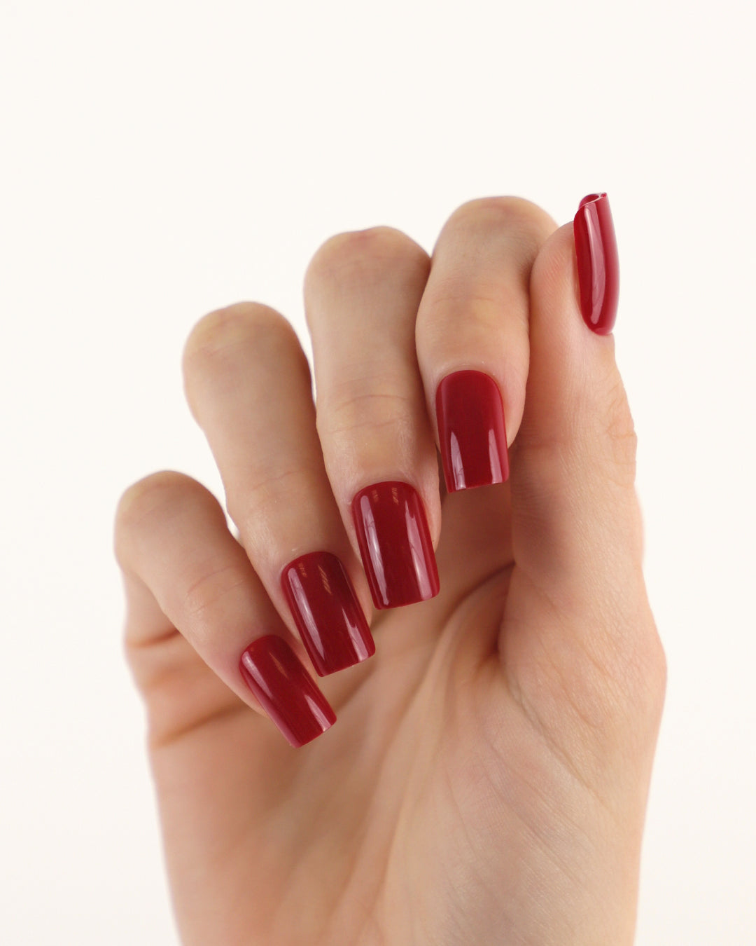 CLASSIC RED MEDIUM SOFT GEL PRESS ONS