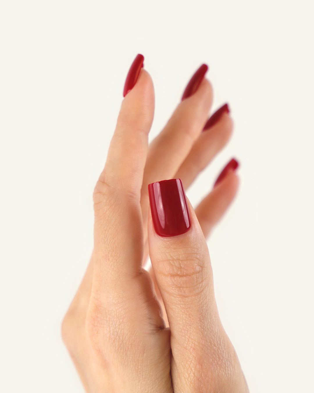 CLASSIC RED | MEDIUM SQUARE