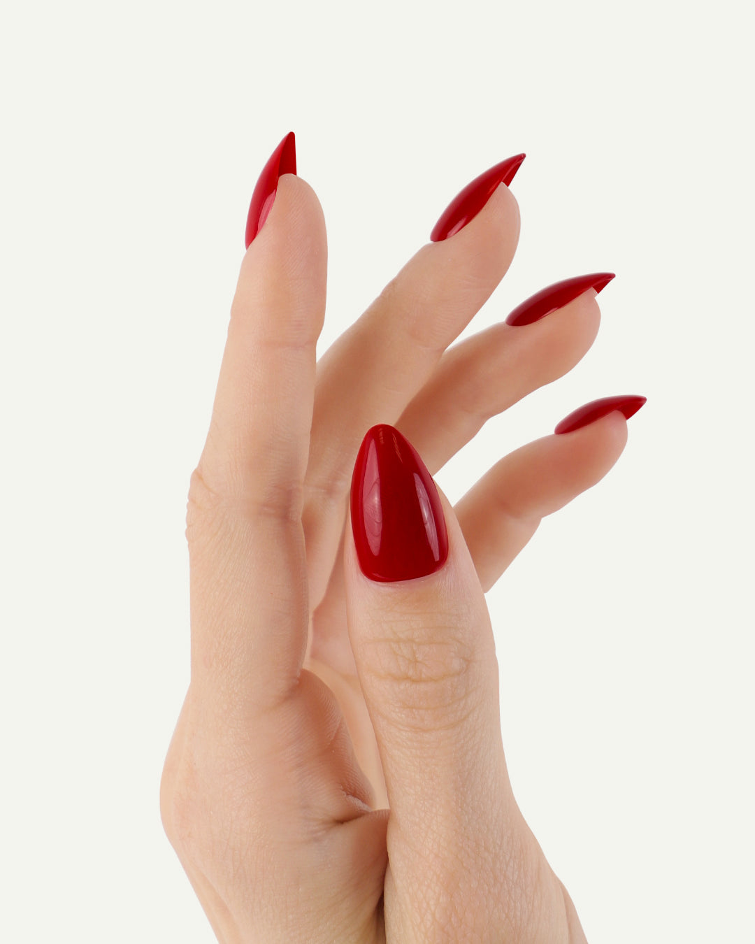 SCARLET MOOD | SHORT ALMOND